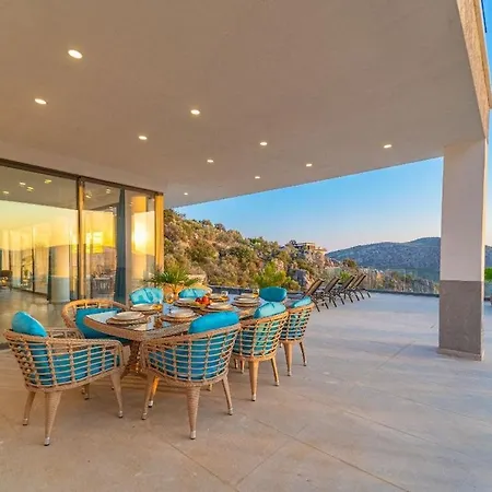 10 Person In Kalkan Sona Kas
