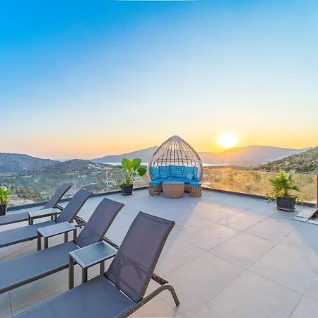 10 Person In Kalkan Sona Kas