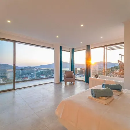 10 Person In Kalkan Sona *