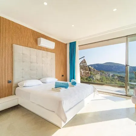 10 Person In Kalkan Sona Vilă